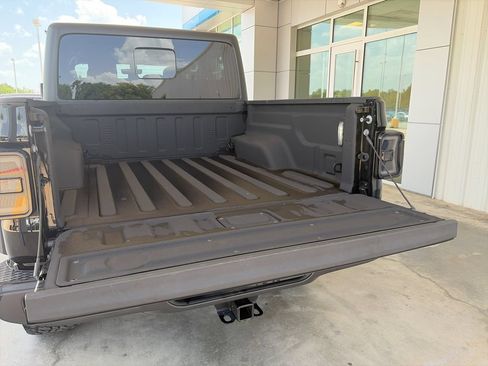 Used 2021 Jeep Gladiator Sport AWD/4WD image 27
