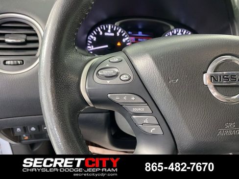 Used 2017 Nissan Pathfinder SL w/ SL Tech Package FWD image 15