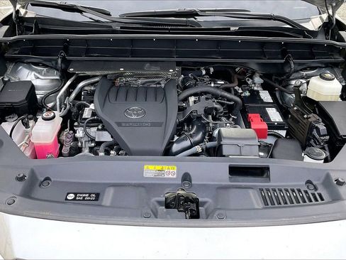 Used 2023 Toyota Highlander LE image 39