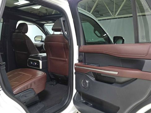 Used 2024 Ford Expedition Limited image 14