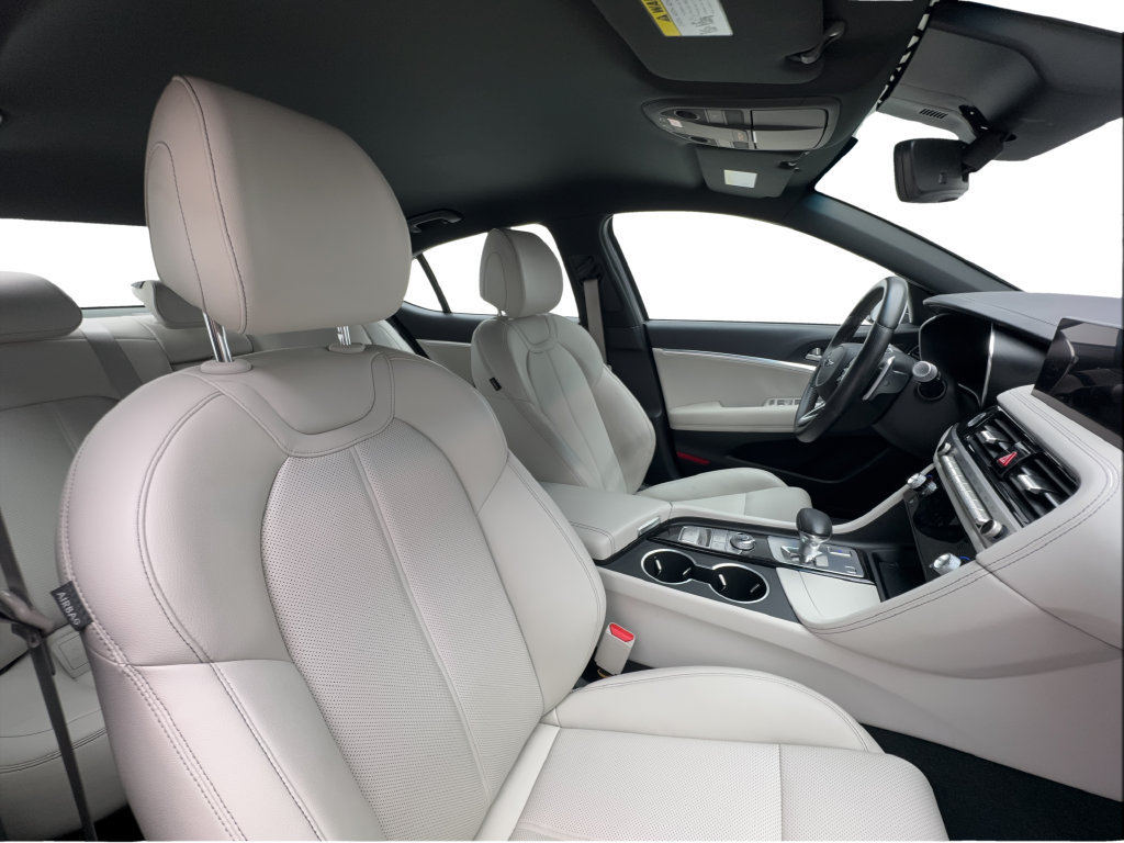 Used 2025 Genesis G70 2.5T AWD/4WD image 32