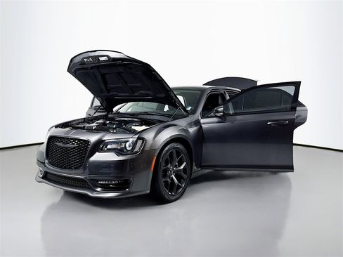 Used 2023 Chrysler 300 Touring L image 20