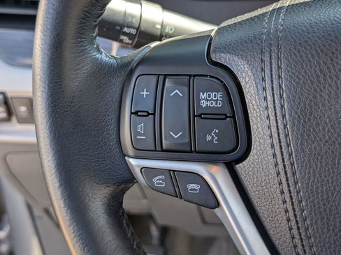 Used 2015 Toyota Sienna XLE image 24
