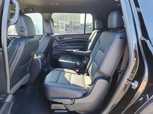 Used 2025 Chevrolet Traverse LT w/ Driver Confidence Package image 6