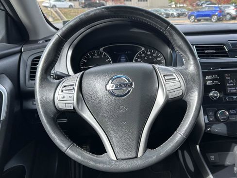 Used 2015 Nissan Altima 2.5 SV w/ Convenience Package image 21
