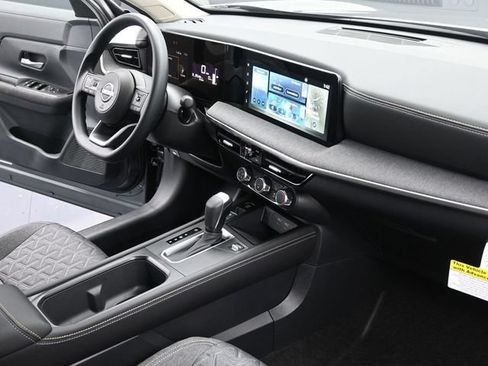 New 2025 Nissan Kicks SV w/ SV Premium Package AWD/4WD image 35