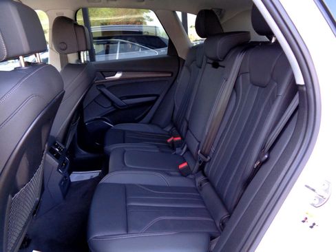 Used 2024 Audi Q5 2.0T Premium w/ Convenience Package image 16