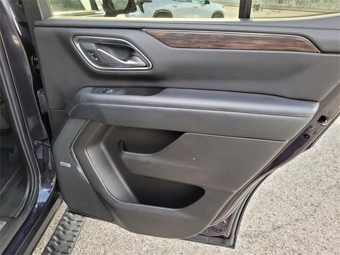 Used 2022 Chevrolet Tahoe Z71 w/ Z71 Off-Road Package image 11