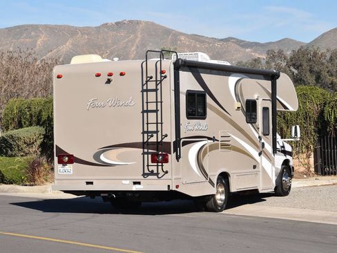 Used 2014 Ford E-350 and Econoline 350 Super Duty Wagon w/ Motorhome Prep Package image 29