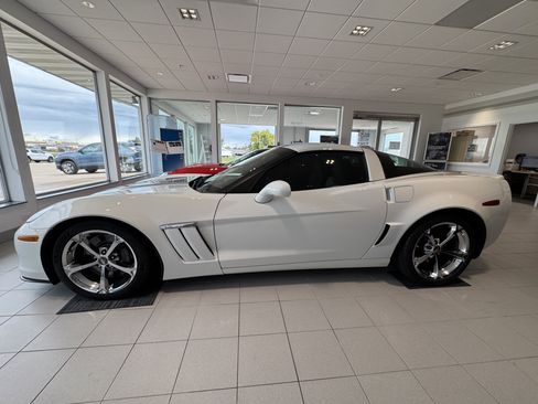 Used 2013 Chevrolet Corvette Grand Sport w/ 4LT Preferred Equipment Group RWD image 8