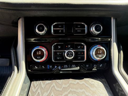 Used 2023 GMC Yukon Denali AWD/4WD image 26