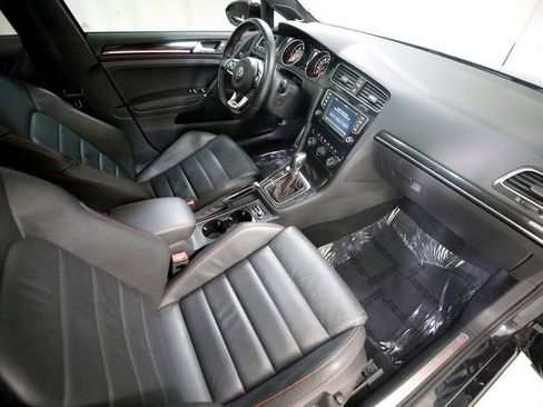 Used 2017 Volkswagen GTI SE image 5