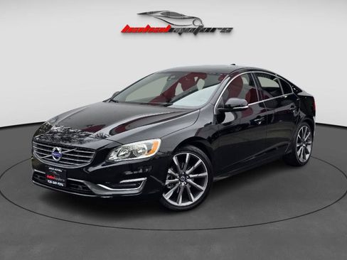 Used 2015 Volvo S60 T5 Premier w/ Convenience Package image 3