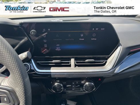 New 2025 Chevrolet Trax RS image 19