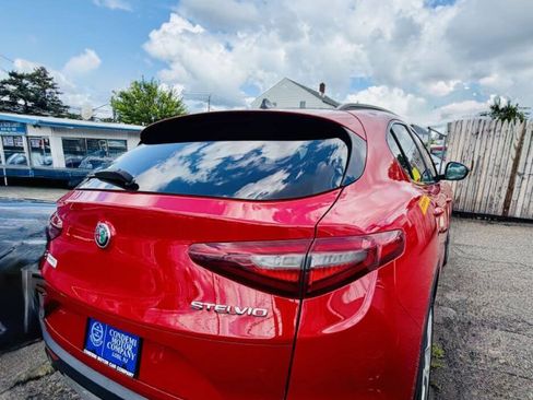 Used 2018 Alfa Romeo Stelvio Ti Sport AWD/4WD image 9