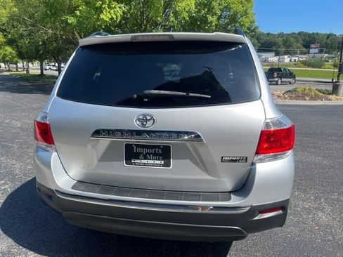 Used 2012 Toyota Highlander FWD w/ Tech Pkg image 20