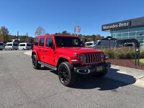 Used 2021 Jeep Wrangler Unlimited Sahara w/ Cold Weather Group AWD/4WD image 4