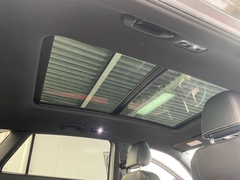 Used 2022 Volkswagen Atlas Cross Sport SEL R-Line image 13