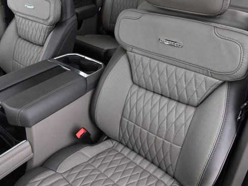 Used 2026 Ford F450 Platinum image 11