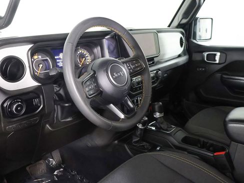 Used 2024 Jeep Wrangler Unlimited Sport AWD/4WD image 25