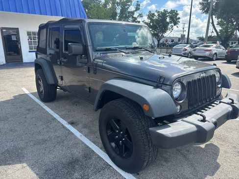 Used 2016 Jeep Wrangler Unlimited Sport w/ Connectivity Group AWD/4WD image 3
