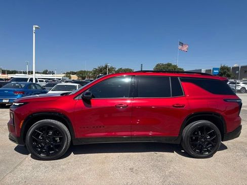 Used 2025 Chevrolet Traverse RS w/ LPO, Floor Liner Package FWD image 5