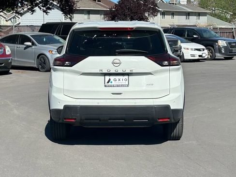 Used 2024 Nissan Rogue S AWD/4WD image 6