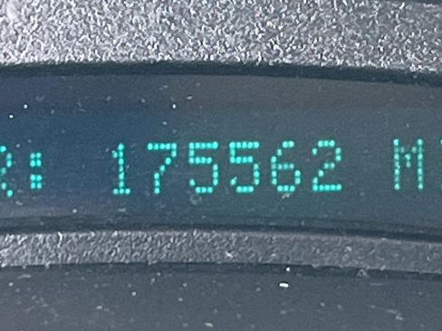 Used 2005 Chevrolet Tahoe LS image 16