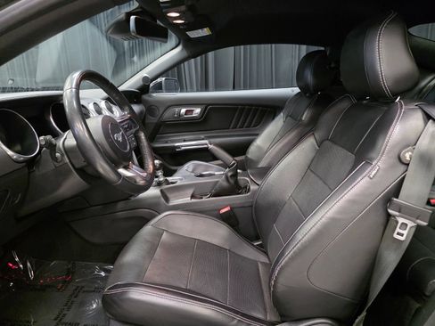 Used 2022 Ford Mustang GT Premium w/ Black Accent Package RWD image 19