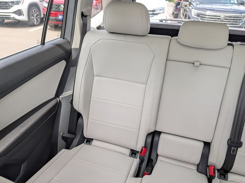 Used 2019 Volkswagen Tiguan SEL AWD/4WD image 12
