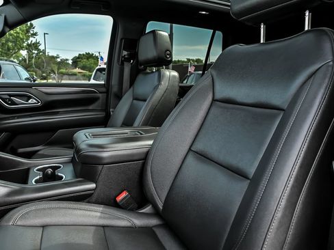 Used 2022 Chevrolet Tahoe LT w/ LT Signature Plus Package AWD/4WD image 16