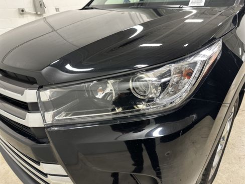 Used 2018 Toyota Highlander Limited w/ Protection Package #3 AWD/4WD image 6