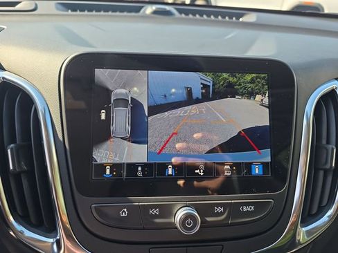 Used 2024 Chevrolet Equinox LT FWD image 24
