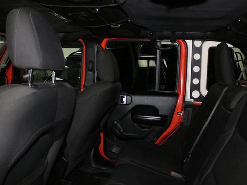 Used 2019 Jeep Wrangler Unlimited Sport image 26