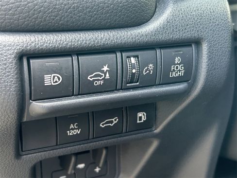 Used 2024 Toyota Land Cruiser image 28