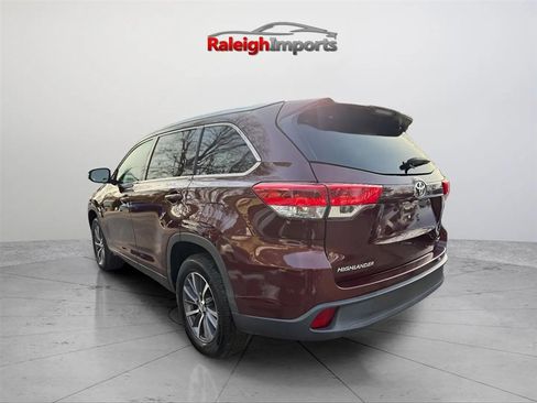 Used 2017 Toyota Highlander XLE FWD image 7