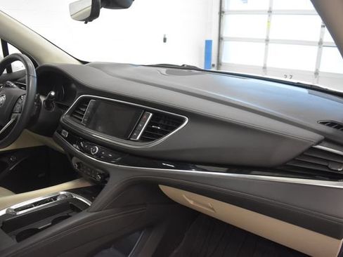 Used 2024 Buick Enclave Avenir w/ Avenir Technology Package AWD/4WD image 18