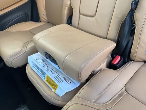 Certified 2024 Volvo XC90 T8 Ultimate w/ Protection Package image 33