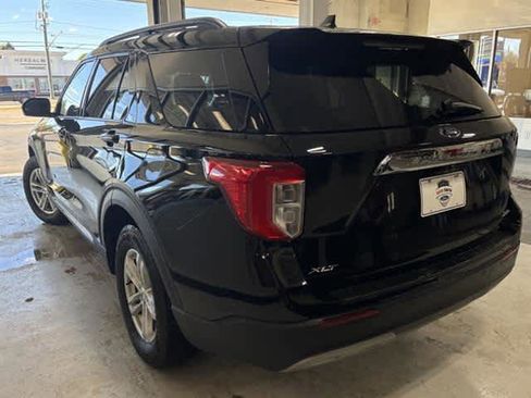 Used 2022 Ford Explorer XLT w/ Equipment Group 202A image 4