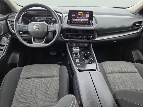 Used 2025 Nissan Rogue SV FWD image 11