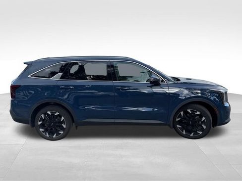 Used 2024 Kia Sorento EX FWD image 4