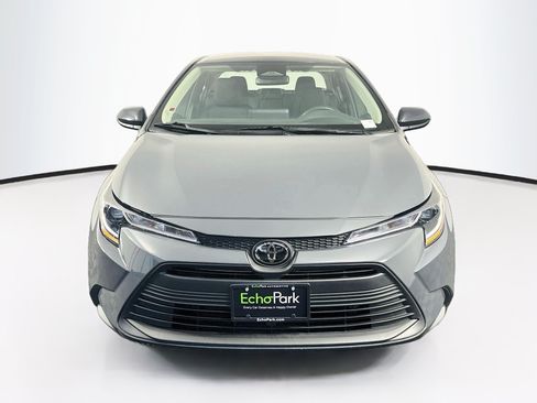 Used 2025 Toyota Corolla LE FWD image 2