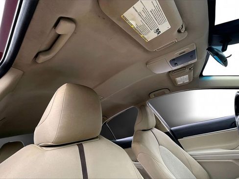 Used 2018 Toyota Camry L image 22