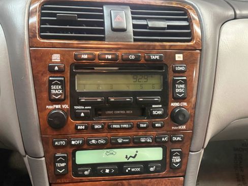 Used 2004 Toyota Avalon XLS image 31