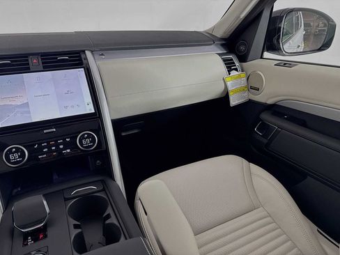 New 2025 Land Rover Discovery Dynamic SE AWD/4WD image 22