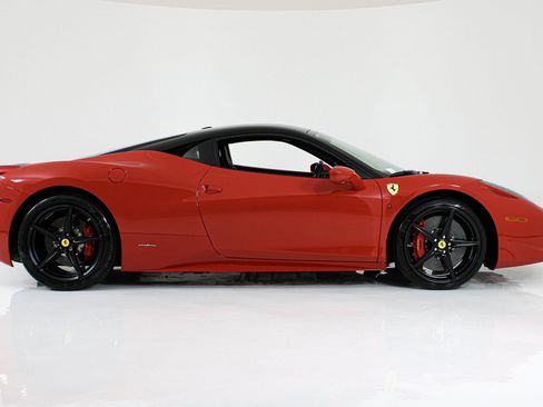 Used 2015 Ferrari 458 Italia Coupe RWD image 7