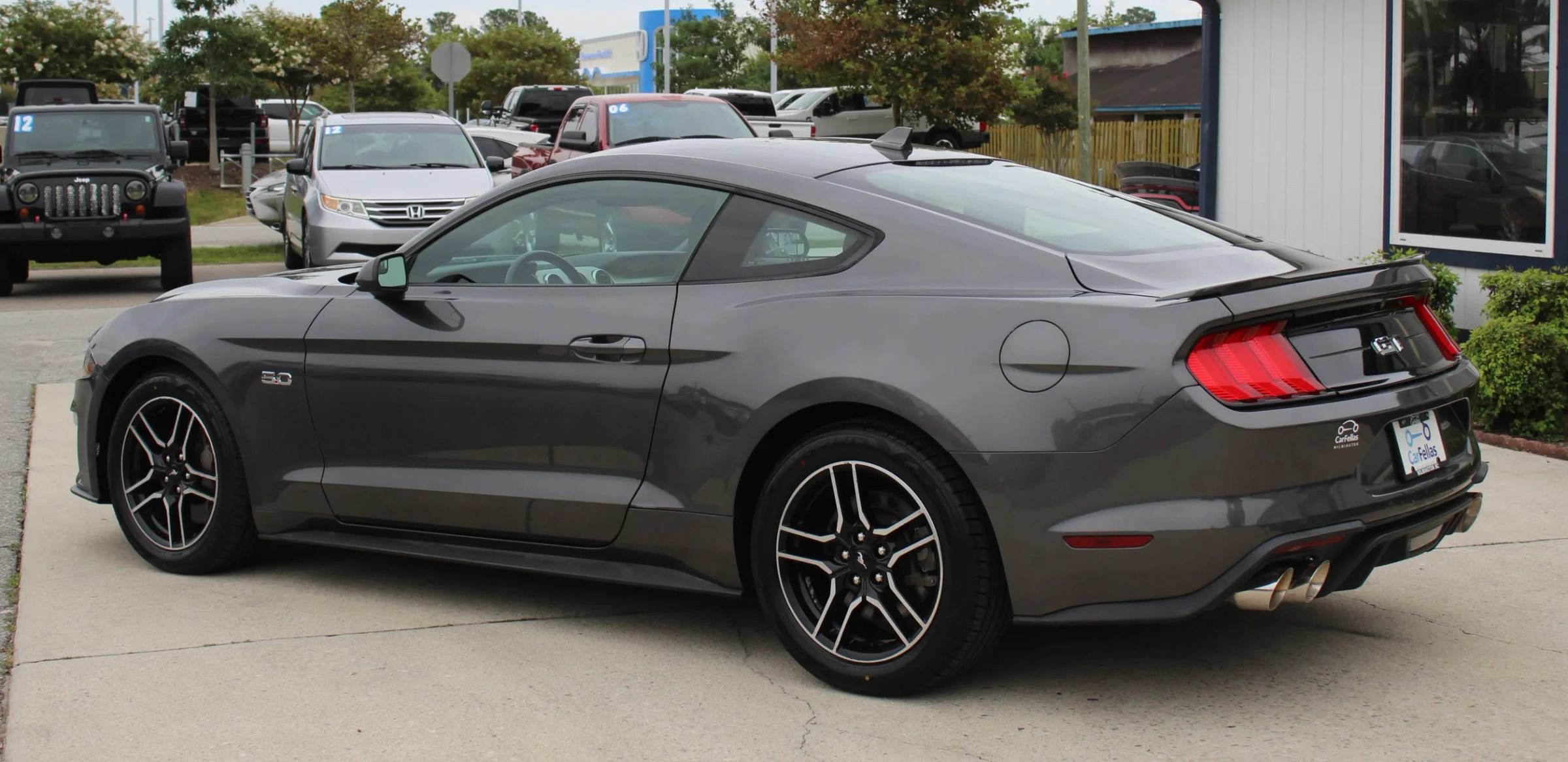 Used 2020 Ford Mustang GT RWD image 3