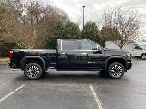 Used 2025 GMC Sierra 2500 Denali Ultimate w/ Snow Plow Prep/Camper Package image 10