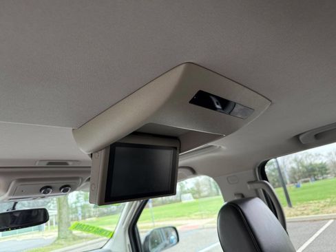 Used 2010 Nissan Pathfinder LE w/ Navigation Pkg image 27