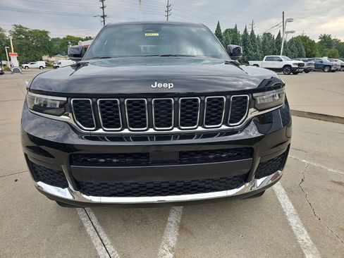Certified 2025 Jeep Grand Cherokee L Laredo w/ Luxury Tech Group I AWD/4WD image 6